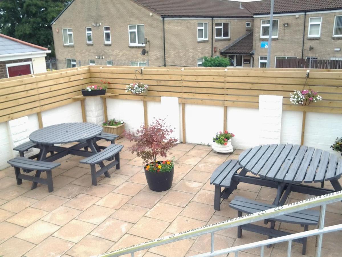 Lady Charlotte Guest Rooms Triple Rooms Dowlais Exteriör bild